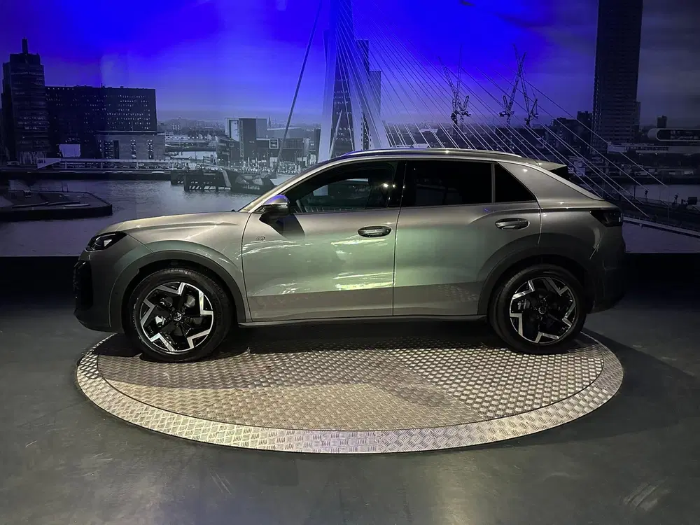 Volkswagen T-Roc 1.5 eTsi R-Line First Edition *Led*Camera* uit 2026, foto 8
