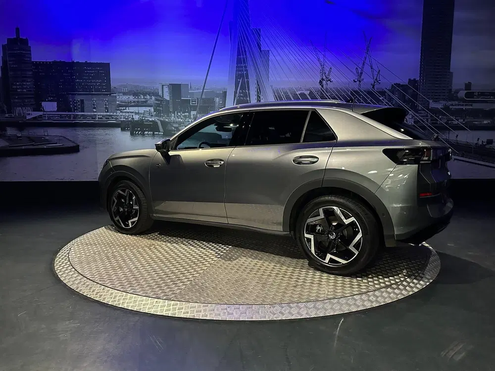 Volkswagen T-Roc 1.5 eTsi R-Line First Edition *Led*Camera* uit 2026, foto 9
