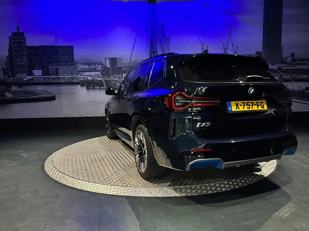 BMW iX3 High Executive 80 kWh *Panoramadak*360came uit 2023, foto 10