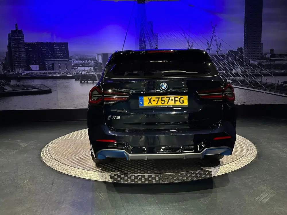 BMW iX3 High Executive 80 kWh *Panoramadak*360came uit 2023, foto 11