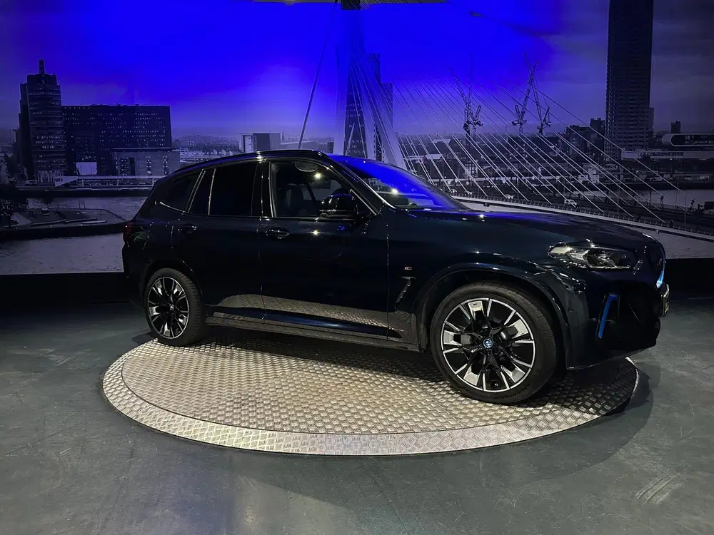 BMW iX3 High Executive 80 kWh *Panoramadak*360came uit 2023, foto 3