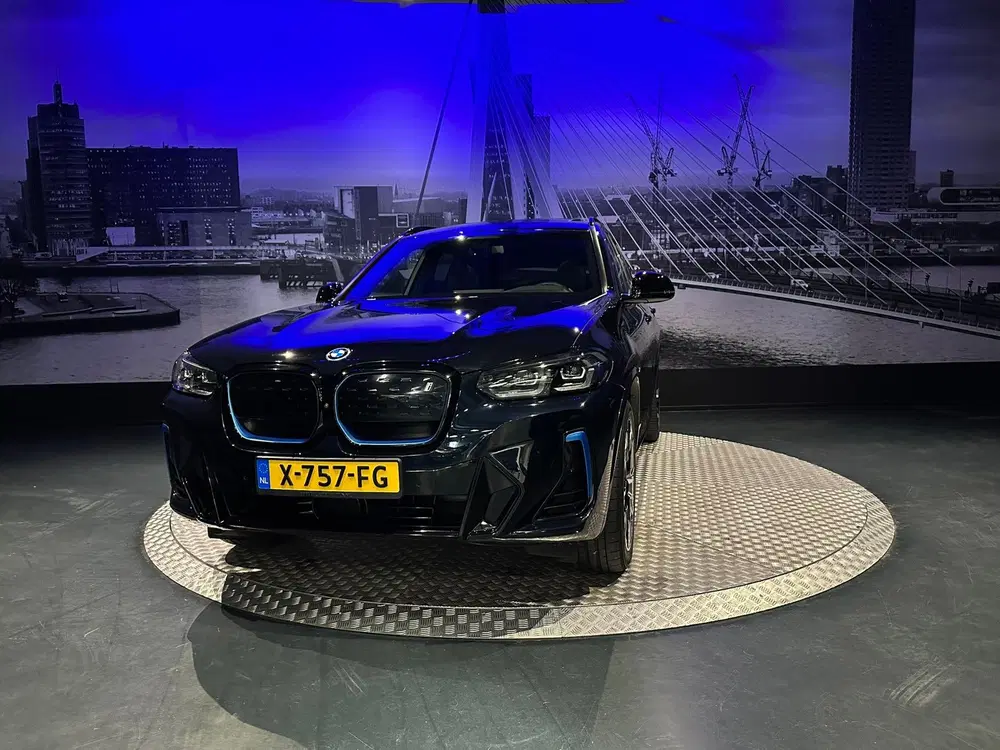 BMW iX3 High Executive 80 kWh *Panoramadak*360came uit 2023, foto 6