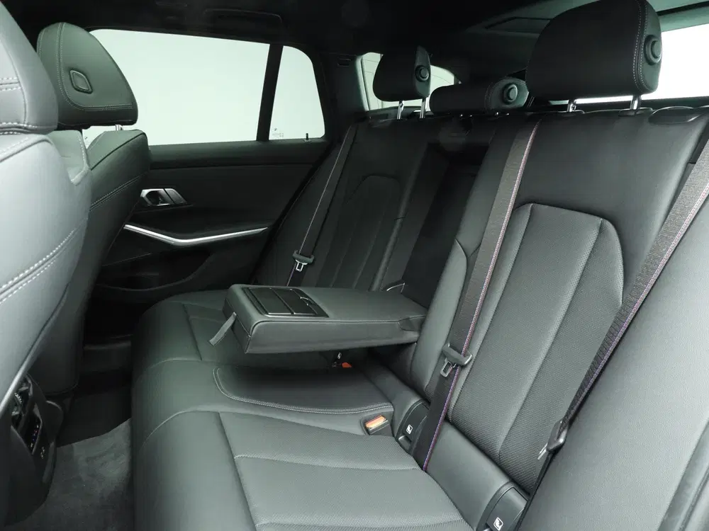 BMW 3-serie Touring M340i xDrive uit 2026, foto 8