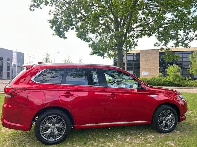 Mitsubishi Outlander 2.4 PHEV Instyle Leder uit 2020, foto 10