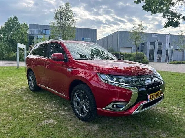 Mitsubishi Outlander 2.4 PHEV Instyle Leder uit 2020, foto 11