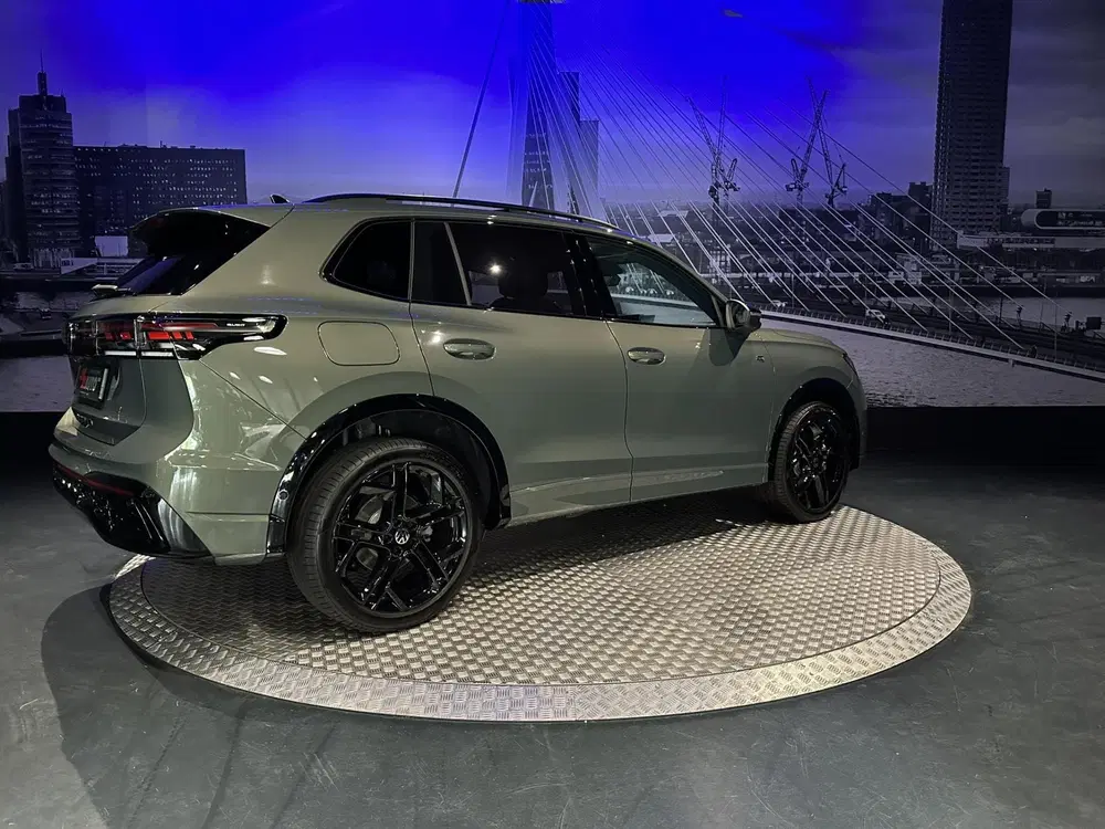 Volkswagen Tiguan 1.5 eHybrid R-Line Edition *2026 *Leder*Me uit 2026, foto 10