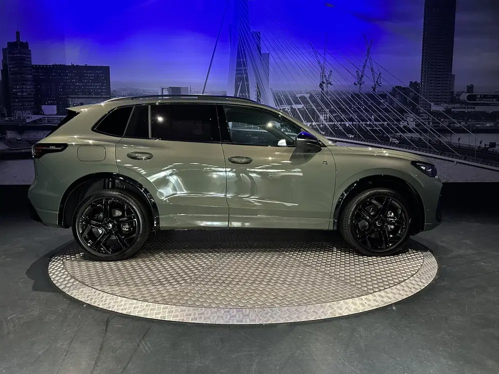 Volkswagen Tiguan 1.5 eHybrid R-Line Edition *2026 *Leder*Me uit 2026, foto 11