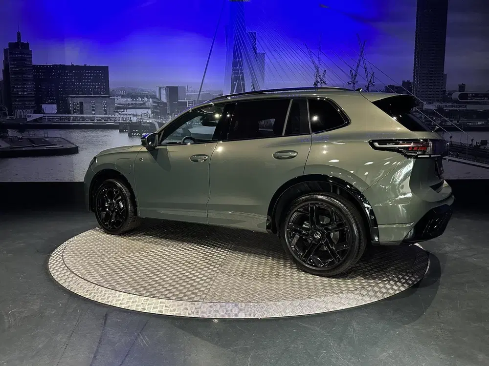 Volkswagen Tiguan 1.5 eHybrid R-Line Edition *2026 *Leder*Me uit 2026, foto 7