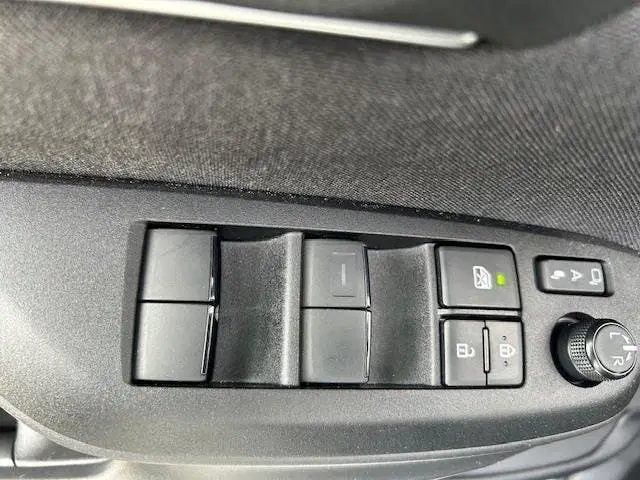 Toyota Yaris 1.5 Hybrid 115 First Edition Parelmoer-wit uit 2025, foto 14