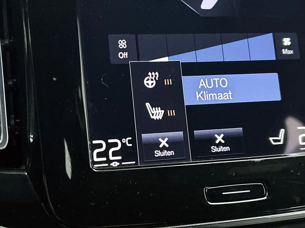 Volvo XC40 1.5 T5 Recharge Plus Dark uit 2023, foto 8