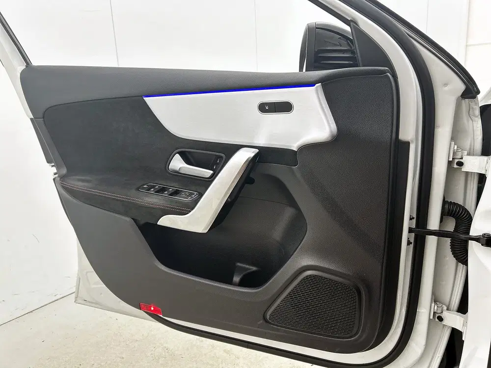 Mercedes-Benz A-Klasse 180 Business Solution AMG Lichtmetale uit 2022, foto 15