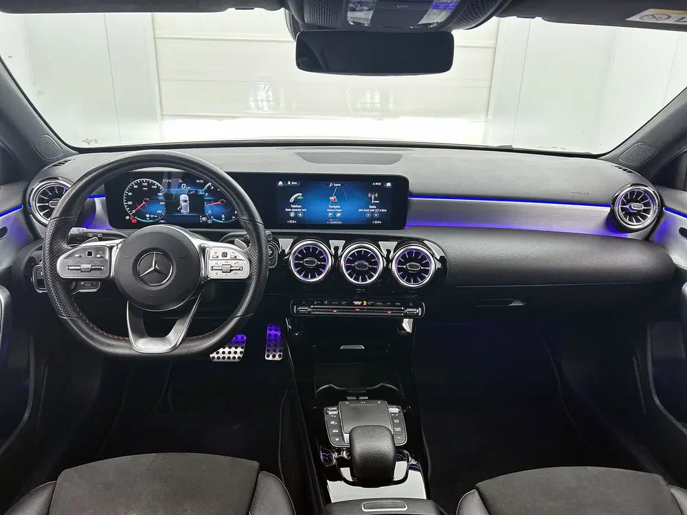 Mercedes-Benz A-Klasse 180 Business Solution AMG Lichtmetale uit 2022, foto 6
