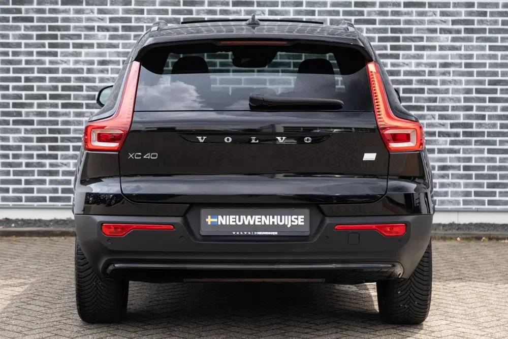 Volvo XC40 1.5 T4 Plug-in Hybrid Plus Dark uit 2023, foto 12