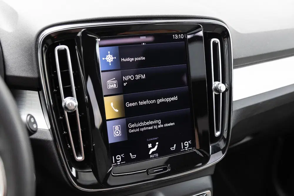 Volvo XC40 1.5 T4 Plug-in Hybrid Plus Dark uit 2023, foto 13