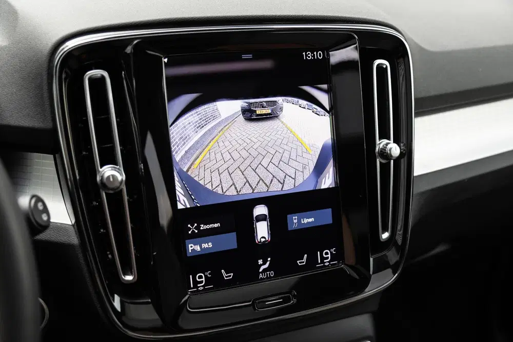 Volvo XC40 1.5 T4 Plug-in Hybrid Plus Dark uit 2023, foto 14