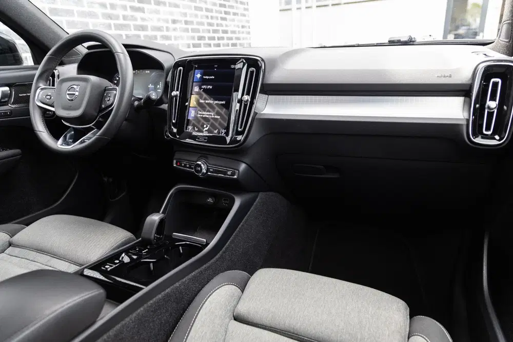 Volvo XC40 1.5 T4 Plug-in Hybrid Plus Dark uit 2023, foto 5