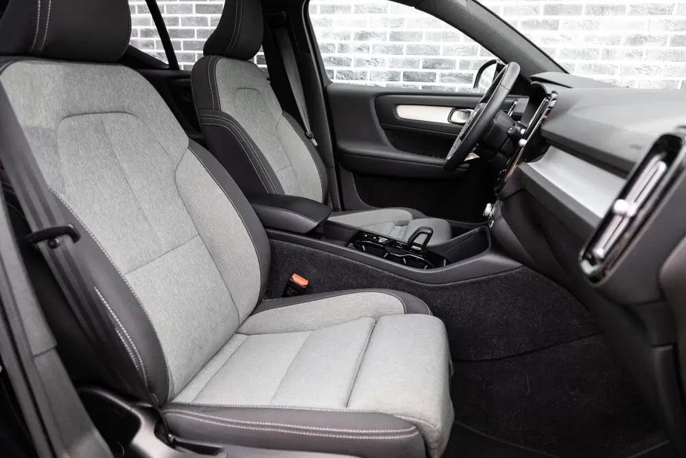 Volvo XC40 1.5 T4 Plug-in Hybrid Plus Dark uit 2023, foto 6