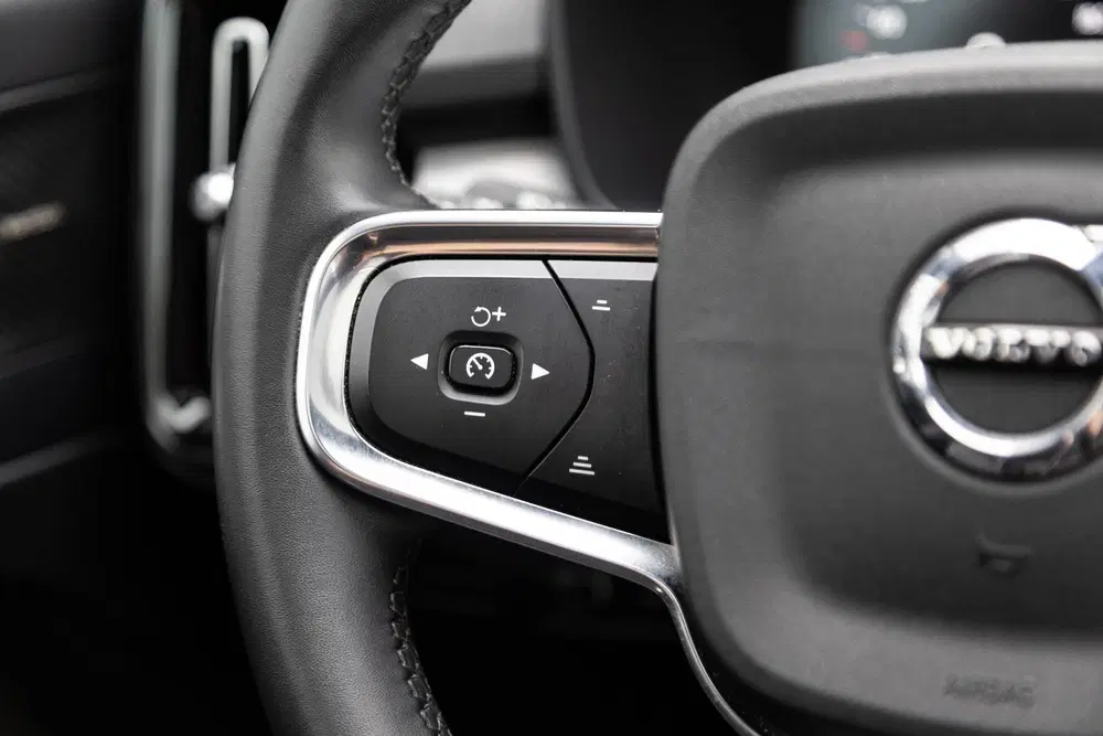 Volvo XC40 1.5 T4 Plug-in Hybrid Plus Dark uit 2023, foto 9