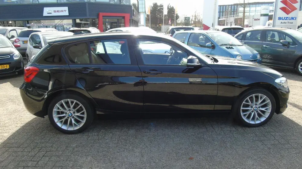 BMW 1-serie 118i uit 2019, foto 4