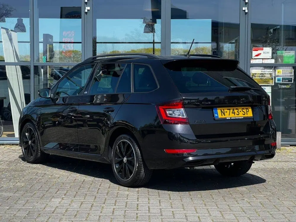 Skoda Fabia 1.0 TSI Monte-Carlo uit 2021, foto 3