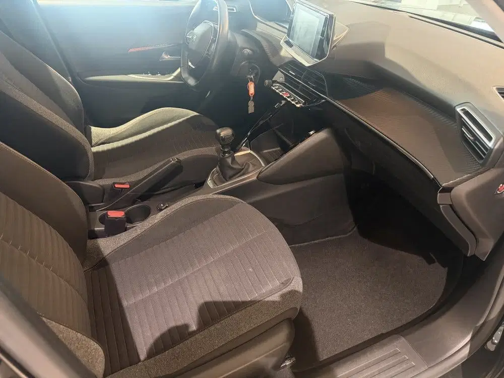 Peugeot 2008 1.2 PT B.L. Active uit 2020, foto 3