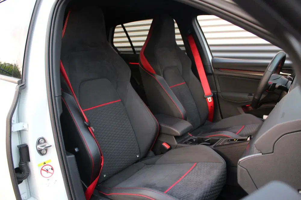 Volkswagen Golf 2.0 TSI GTI uit 2021, foto 3