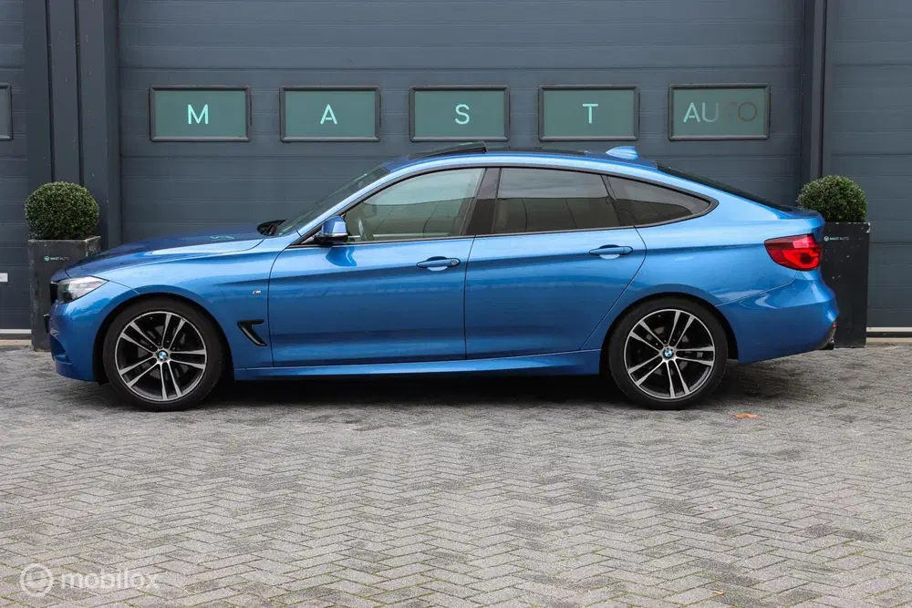 BMW 3-serie 330i Gran Turismo High Executive uit 2020, foto 14