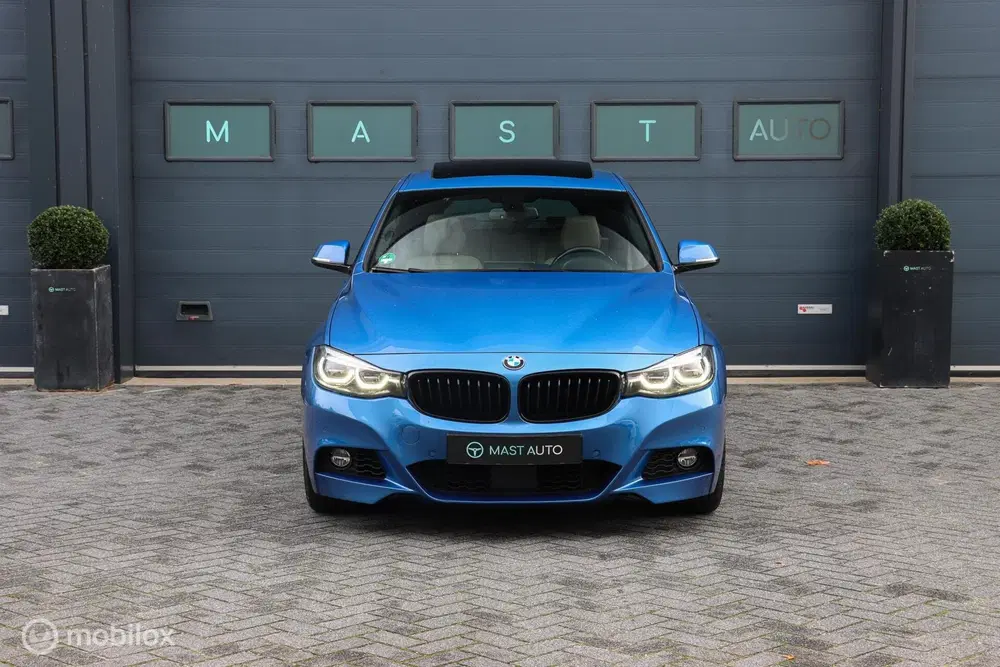 BMW 3-serie 330i Gran Turismo High Executive uit 2020, foto 2