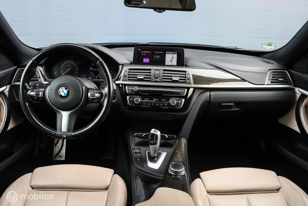 BMW 3-serie 330i Gran Turismo High Executive uit 2020, foto 3