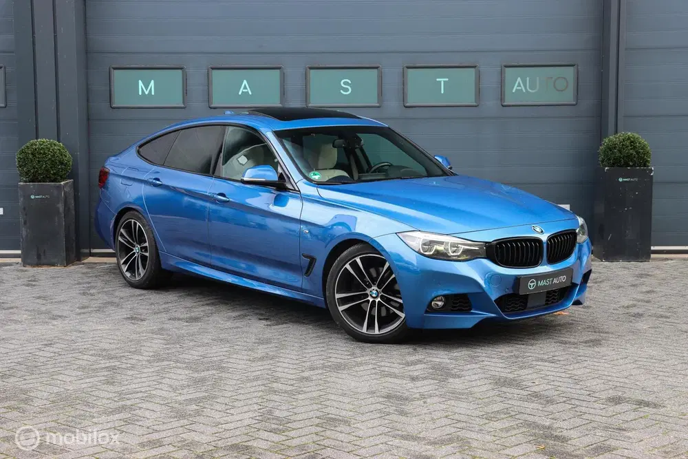 BMW 3-serie 330i Gran Turismo High Executive uit 2020, foto 4
