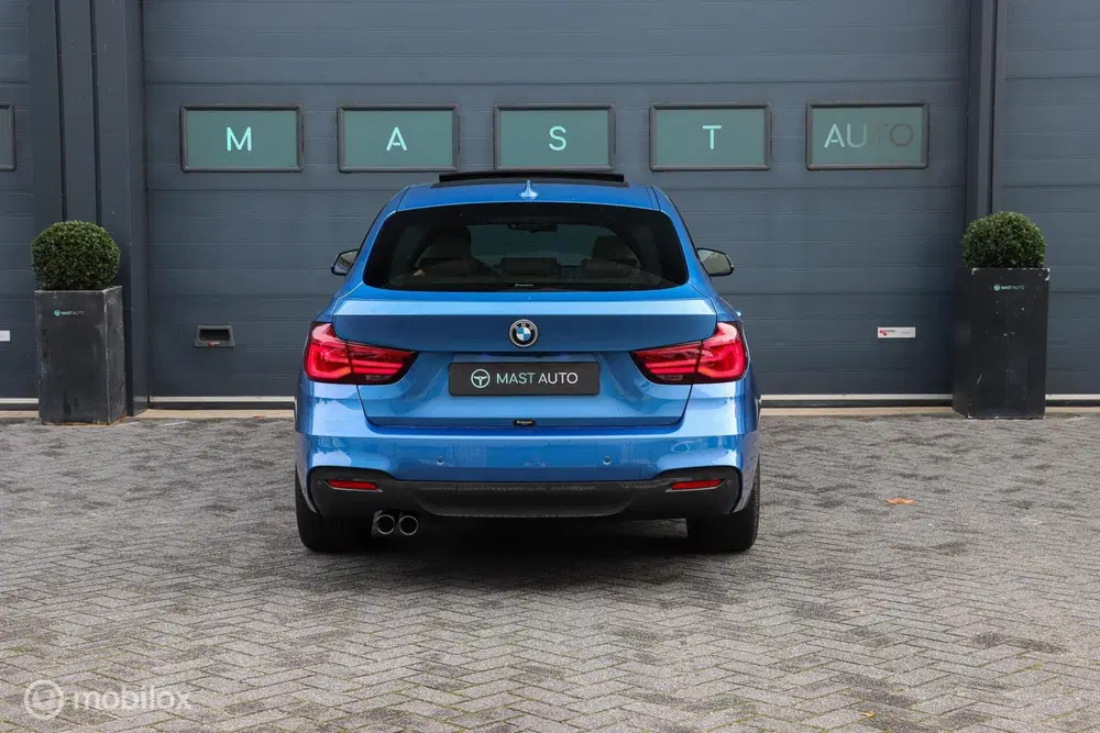 BMW 3-serie 330i Gran Turismo High Executive uit 2020, foto 9