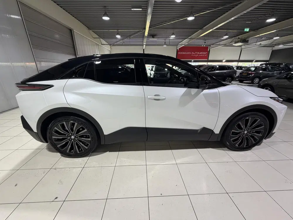 Toyota C-HR Executive AWD 77 kWh € 3000 Inruilpremie uit 2026, foto 10