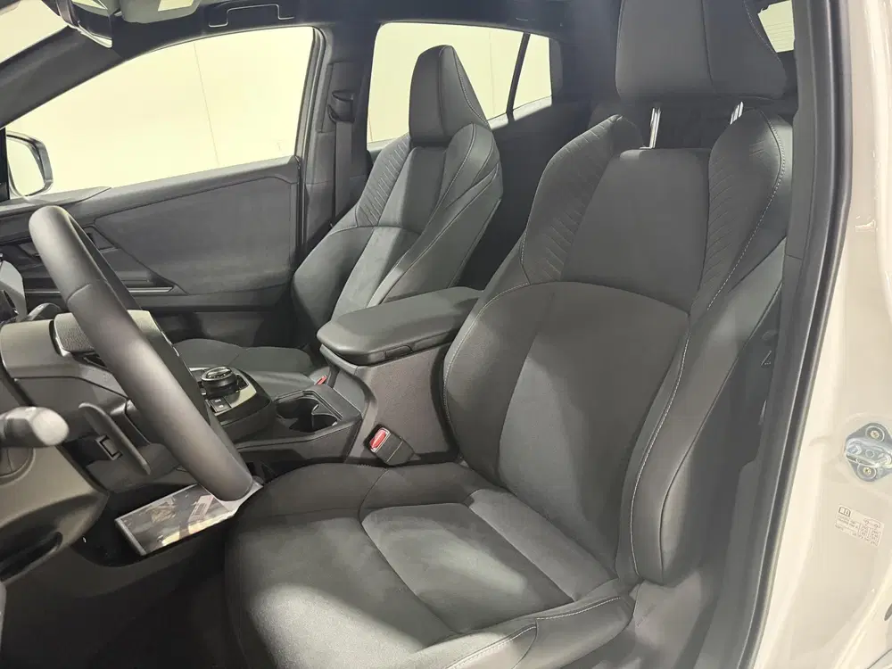 Toyota C-HR Executive AWD 77 kWh € 3000 Inruilpremie uit 2026, foto 14