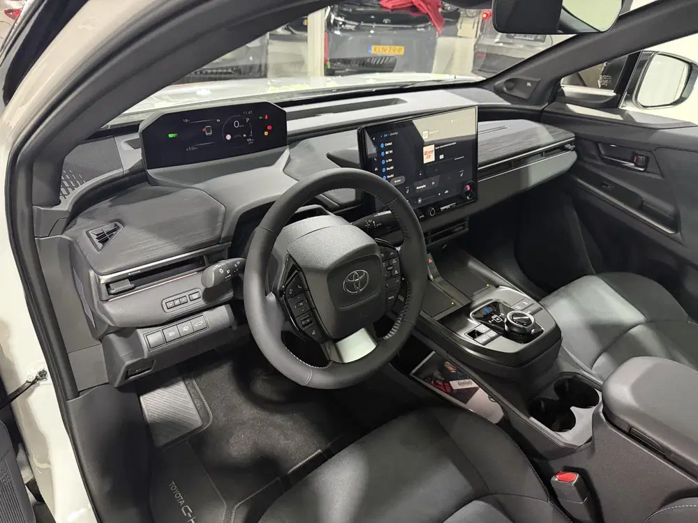Toyota C-HR Executive AWD 77 kWh € 3000 Inruilpremie uit 2026, foto 9