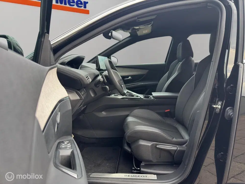 Peugeot 3008 1.2 Turbo GT uit 2023, foto 12