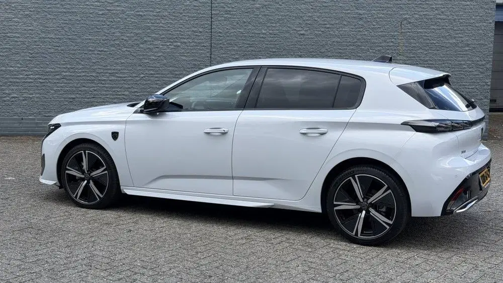 Peugeot 308 1.2 GT AUTOMAAT 18''LM 360 CAM 136PK NARDO uit 2024, foto 12