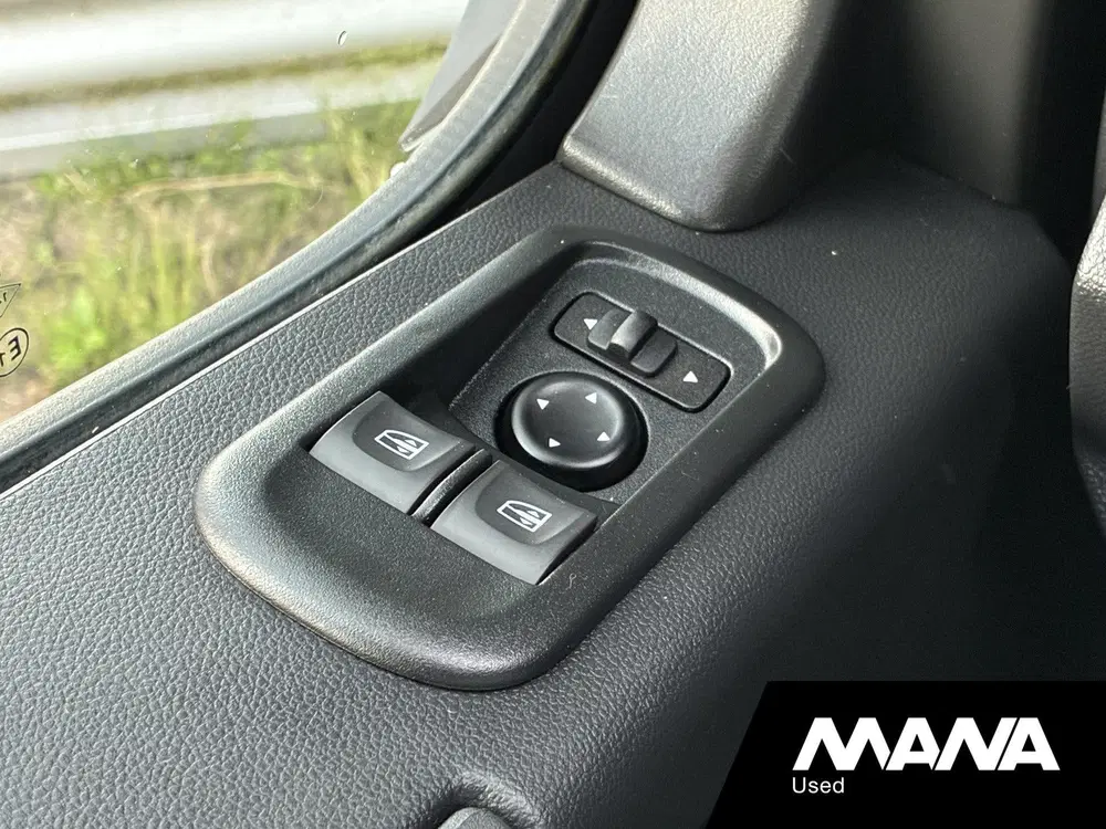 Renault Master T35 2.3 dCi 135 L2H2 Airco Bluetooth Senso uit 2024, foto 9