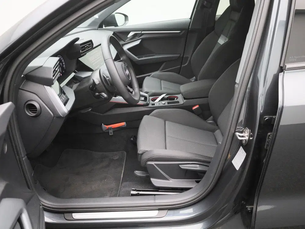 Audi A3 40 TFSI e Advanced edition 204 PK uit 2025, foto 12