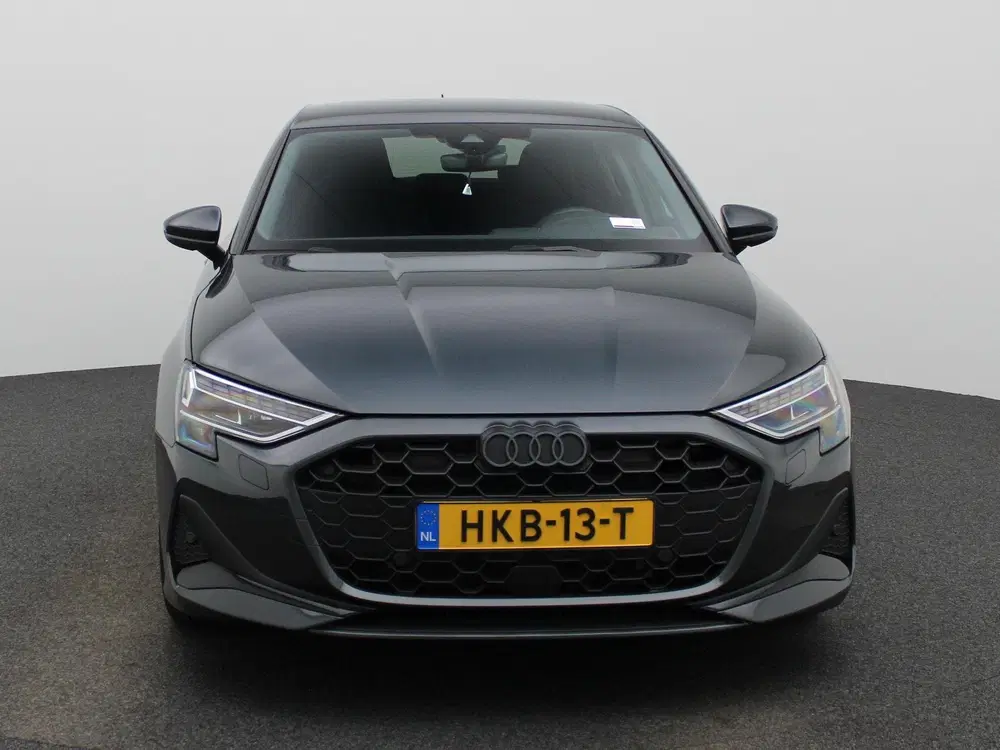 Audi A3 40 TFSI e Advanced edition 204 PK uit 2025, foto 2