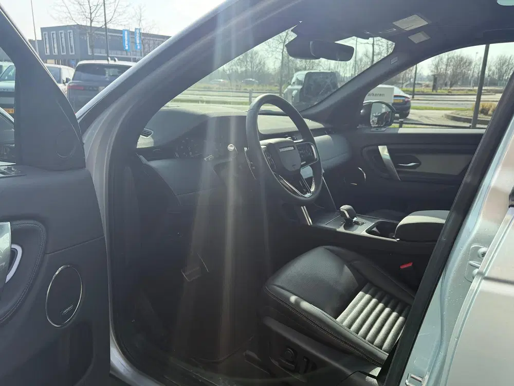Land Rover Discovery Sport P270e Dynamic SE uit 2025, foto 11