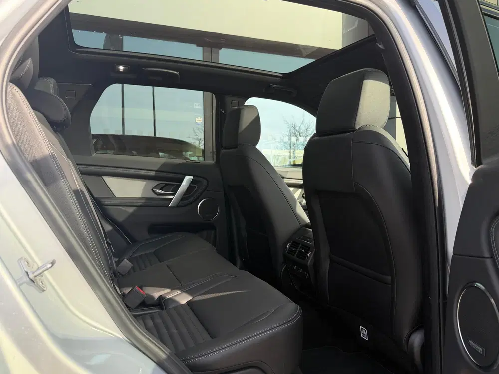 Land Rover Discovery Sport P270e Dynamic SE uit 2025, foto 13