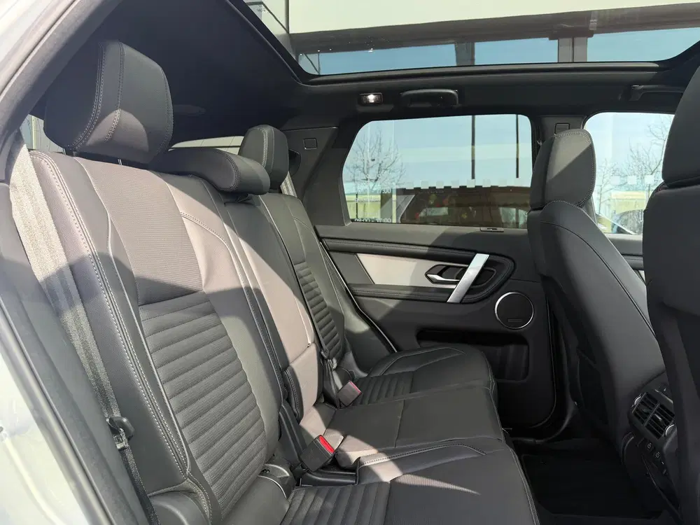 Land Rover Discovery Sport P270e Dynamic SE uit 2025, foto 14