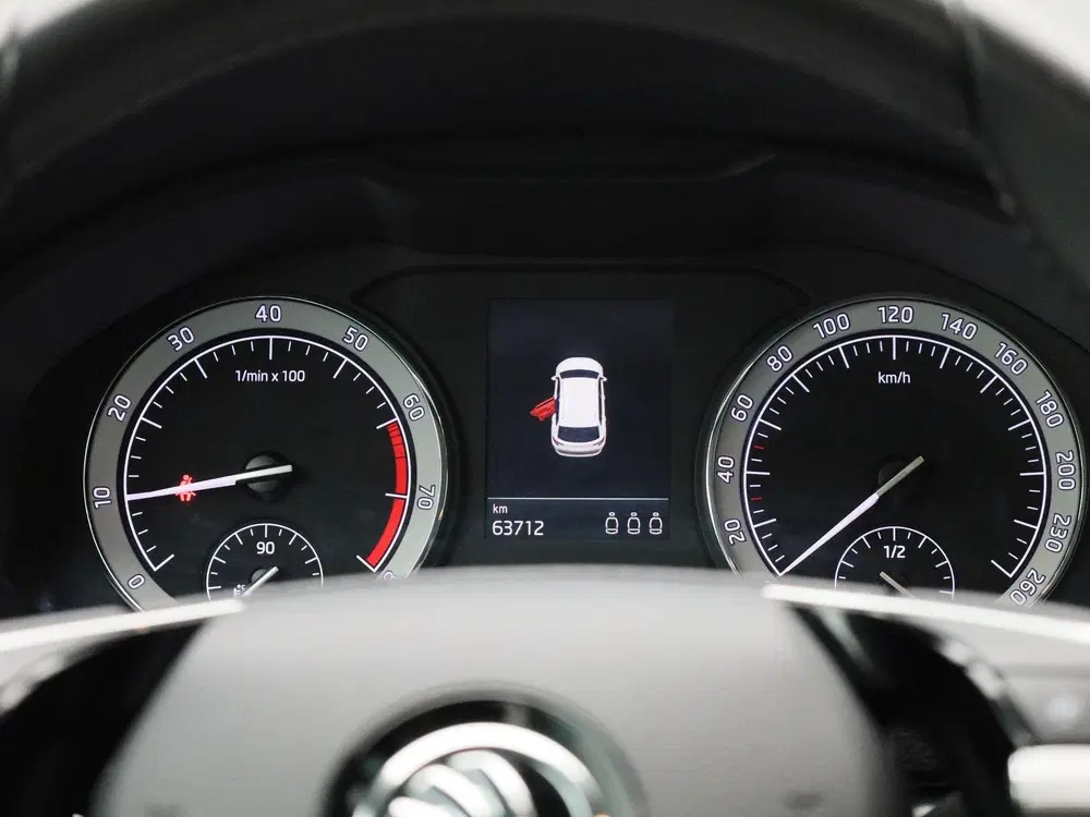 Skoda Karoq 1.0 TSI Business Edition uit 2023, foto 8