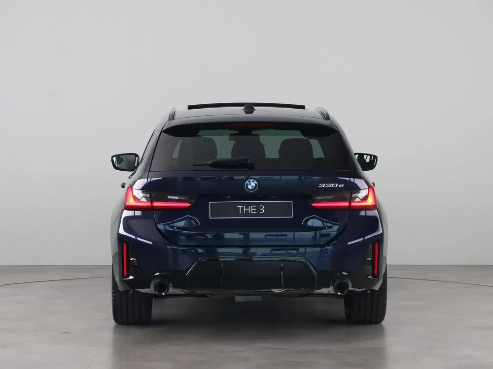 BMW 3-serie 330e Touring M-sport Pro uit 2026, foto 10