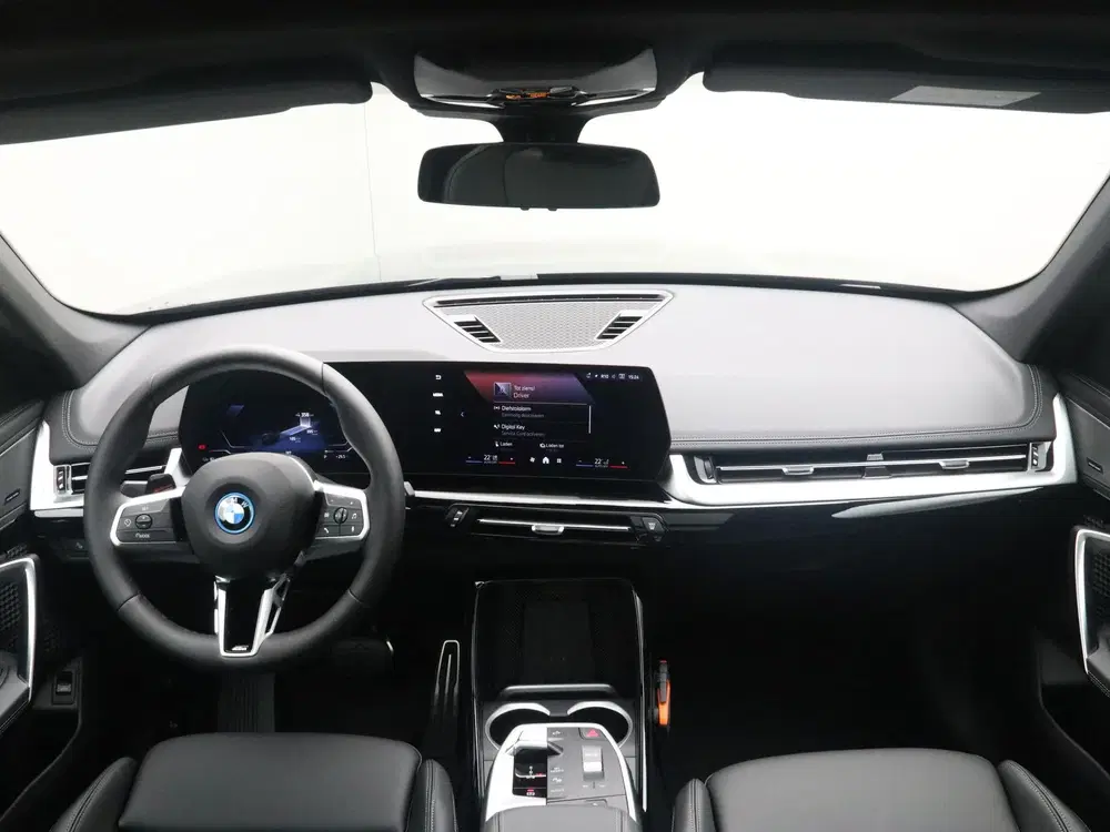 BMW iX1 eDrive20 M Sport Edition uit 2026, foto 13