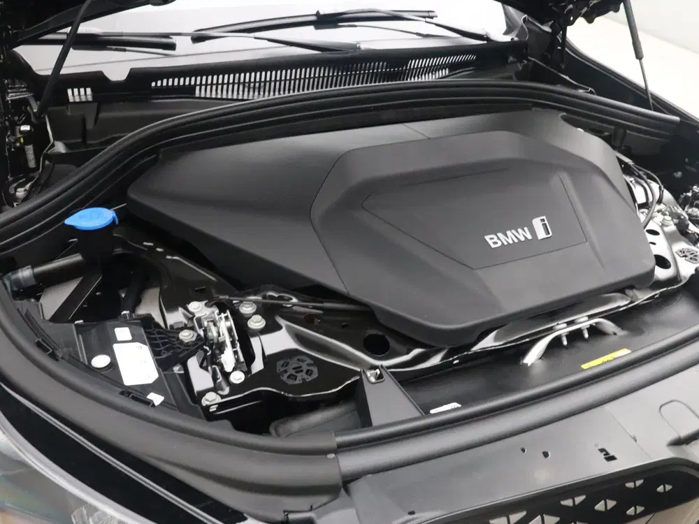 BMW iX1 eDrive20 M Sport Edition uit 2026, foto 4