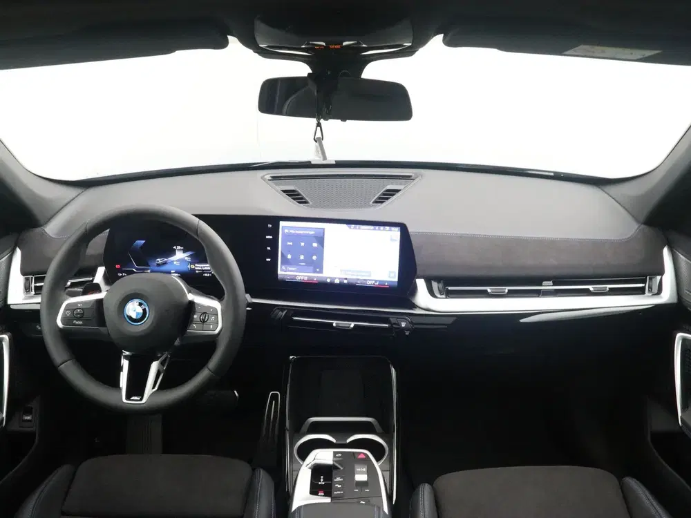 BMW iX1 eDrive20 67 kWh M Sport Edition (bj 2026 uit 2026, foto 13