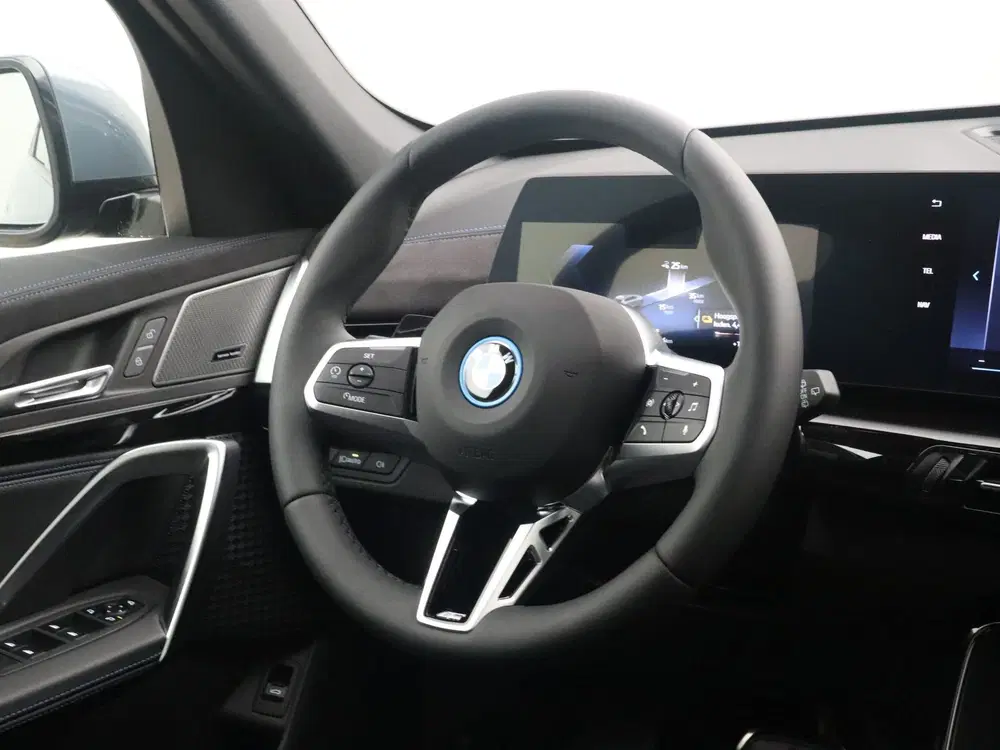 BMW iX1 eDrive20 67 kWh M Sport Edition (bj 2026 uit 2026, foto 2