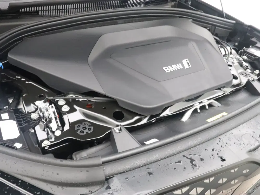 BMW iX1 eDrive20 67 kWh M Sport Edition (bj 2026 uit 2026, foto 4