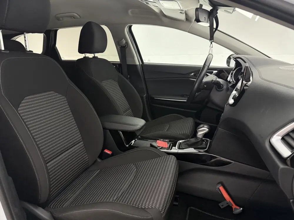 Kia Ceed 1.6 GDI PHEV DynamicLine uit 2023, foto 14